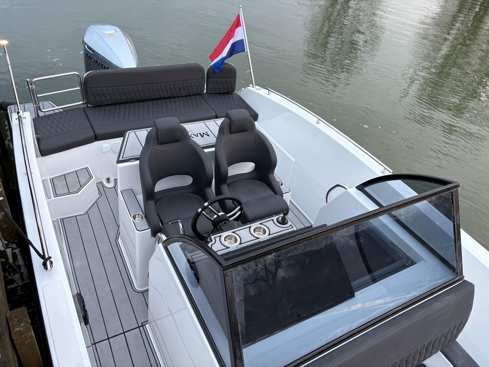 Maxima Boats 800 Sport