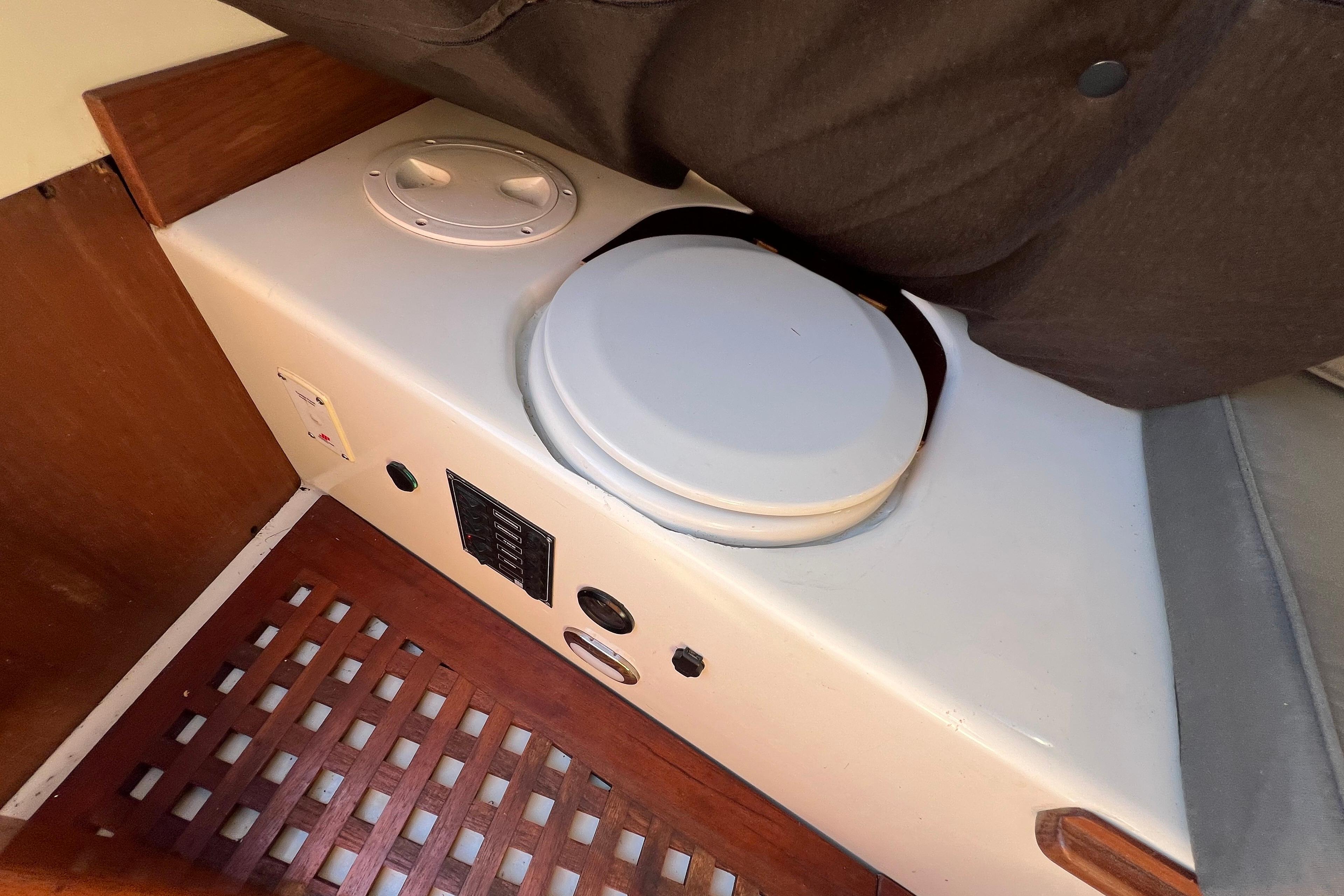 Jan Van Gent 10.35 Cabin