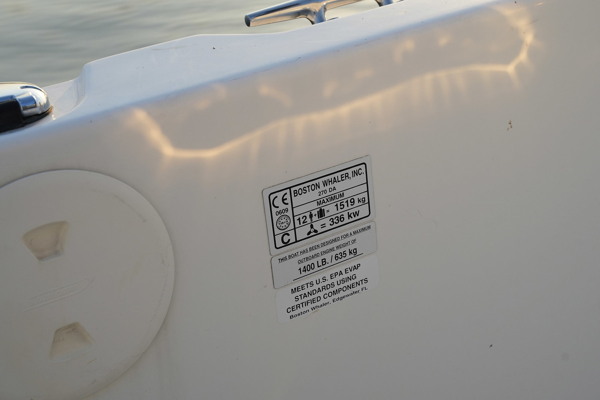 Boston Whaler 270 Dauntless