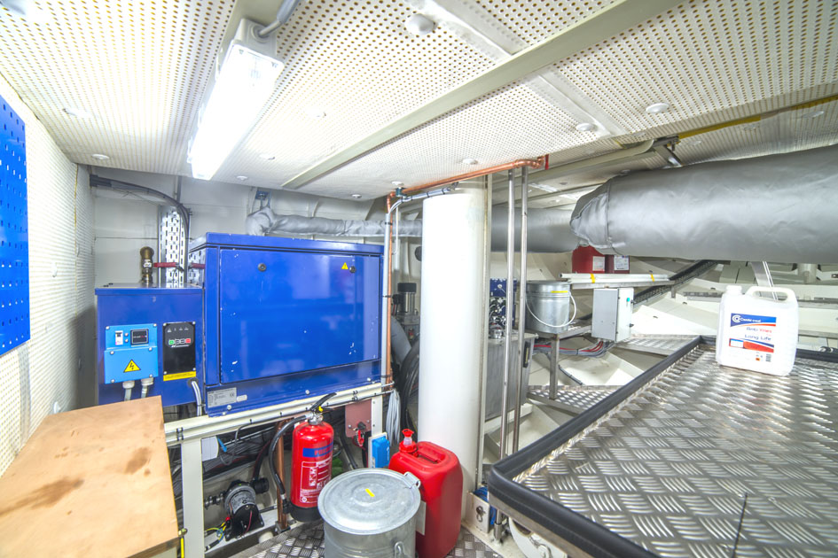 Luxe Motor Cruise 19.75