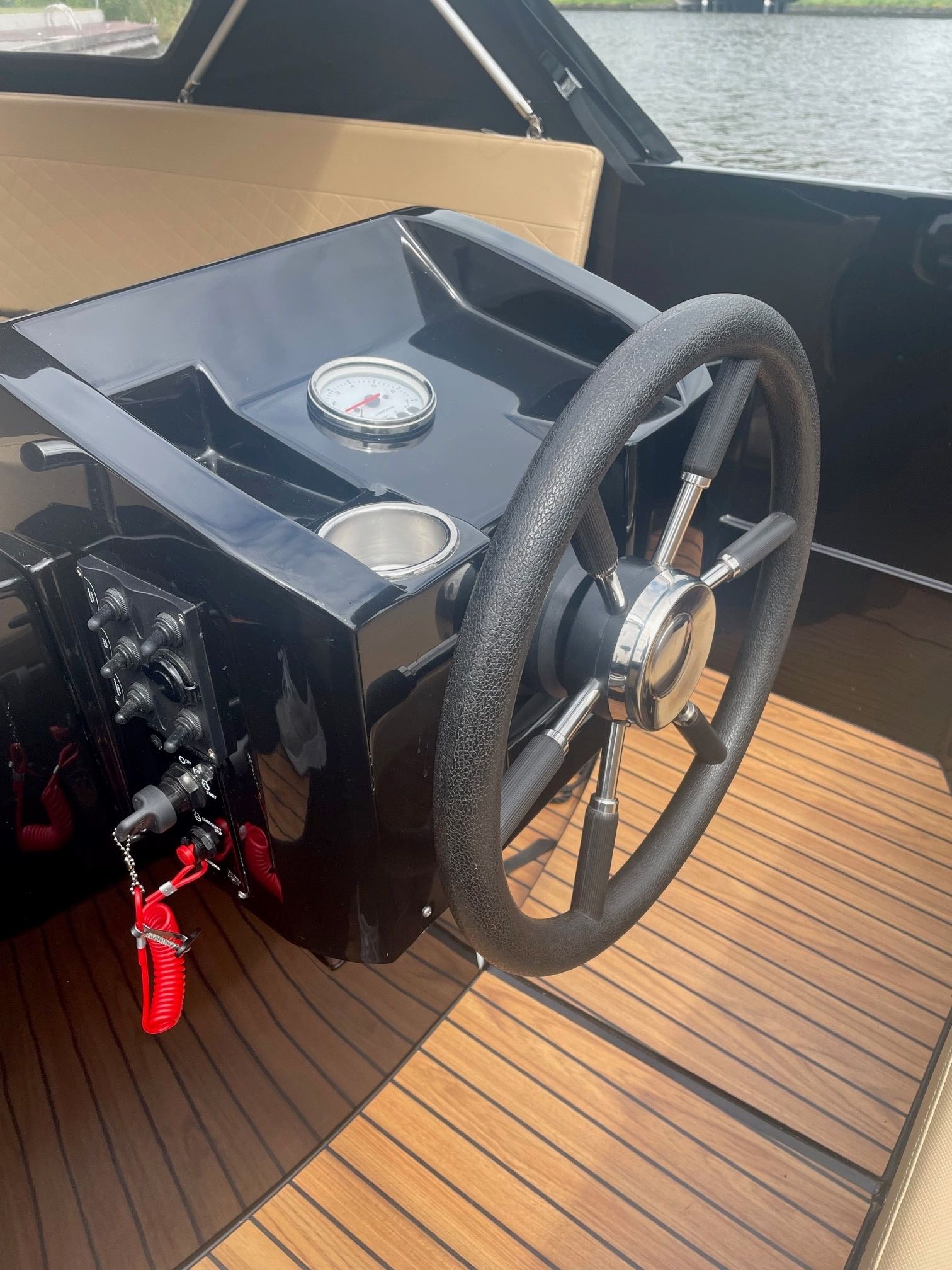 Topcraft 605 Tender