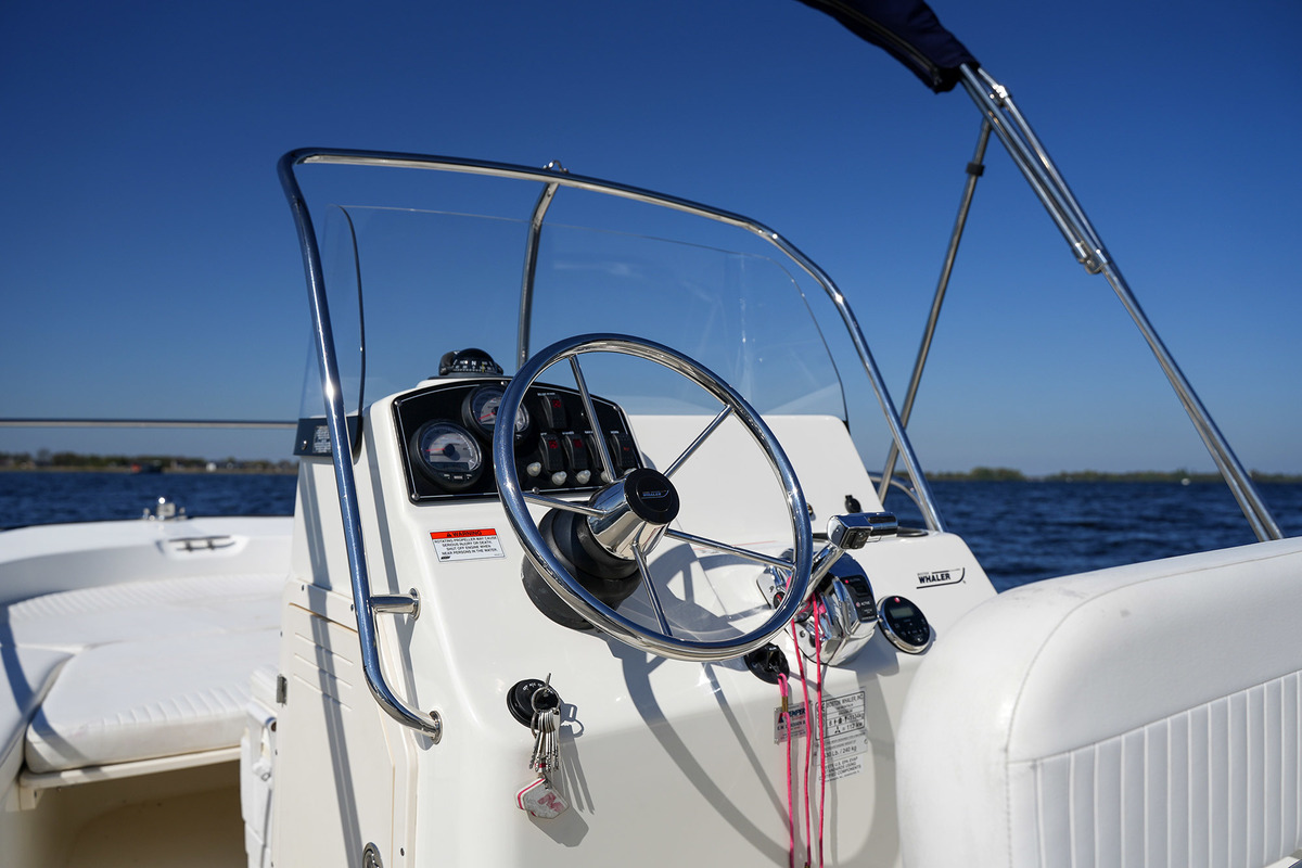 Boston Whaler 190 Montauk