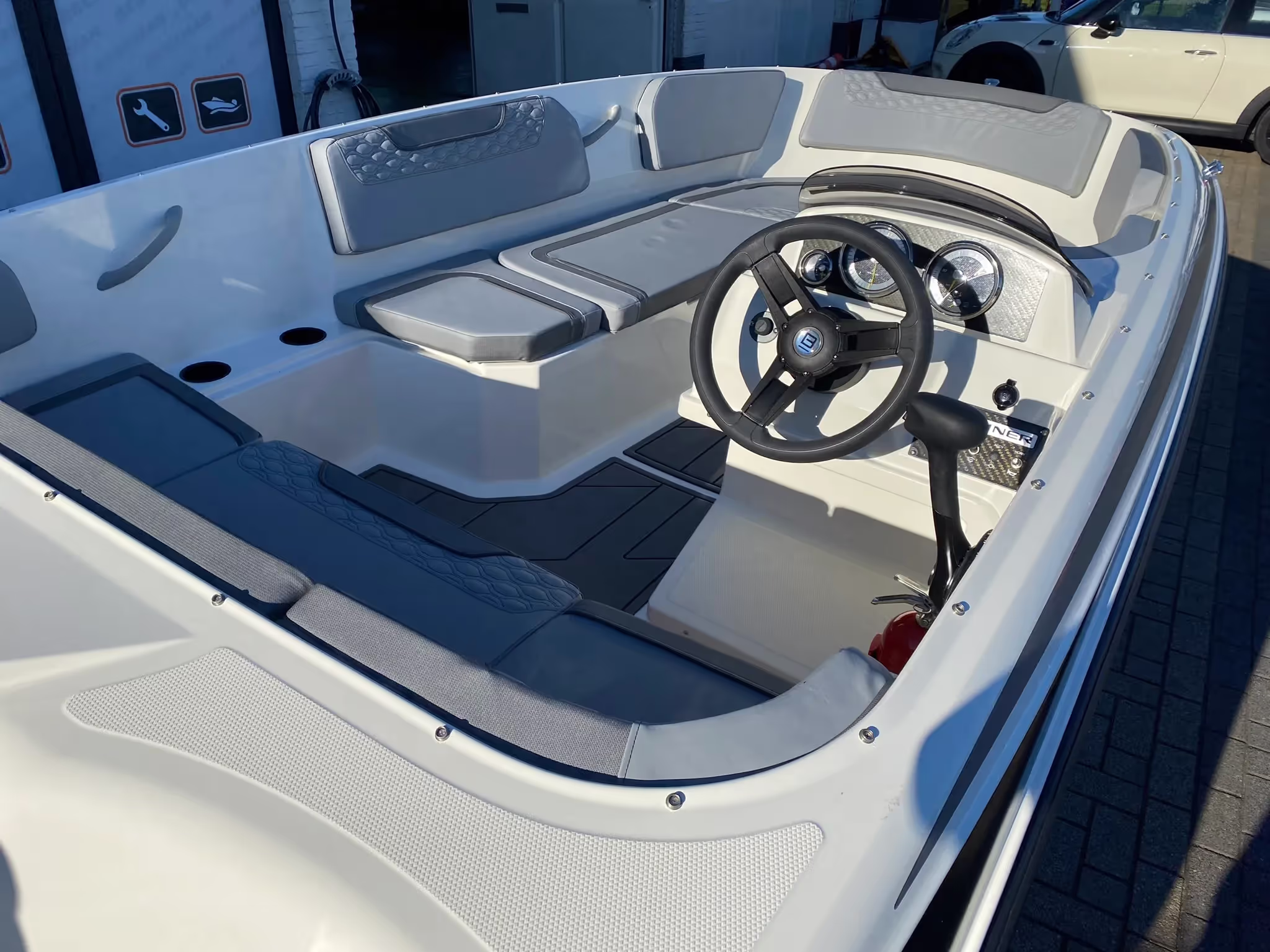 Bayliner Element M15