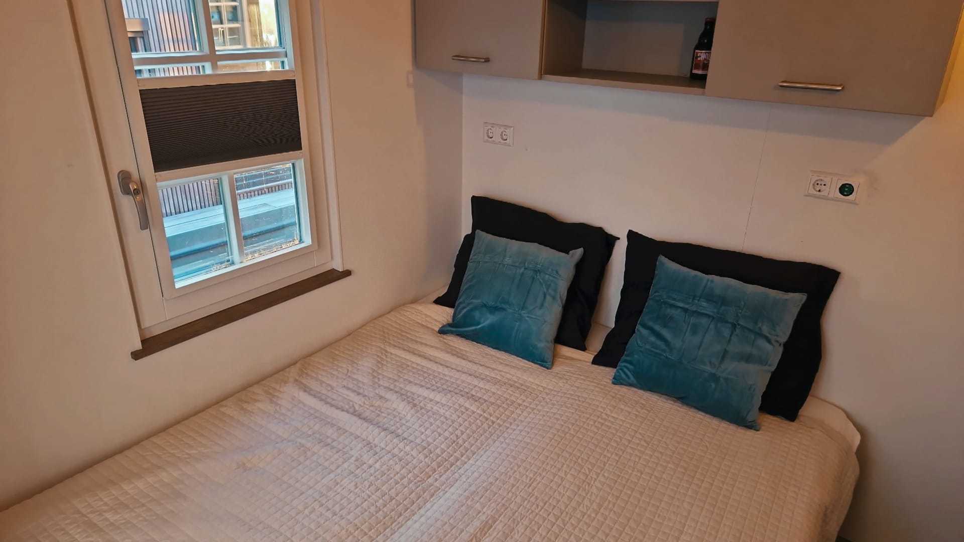 HOMESHIP Houseboat In AMSTERDAM -ZUID VaarChalet 1250D Luxe Goed Varende Houseboat