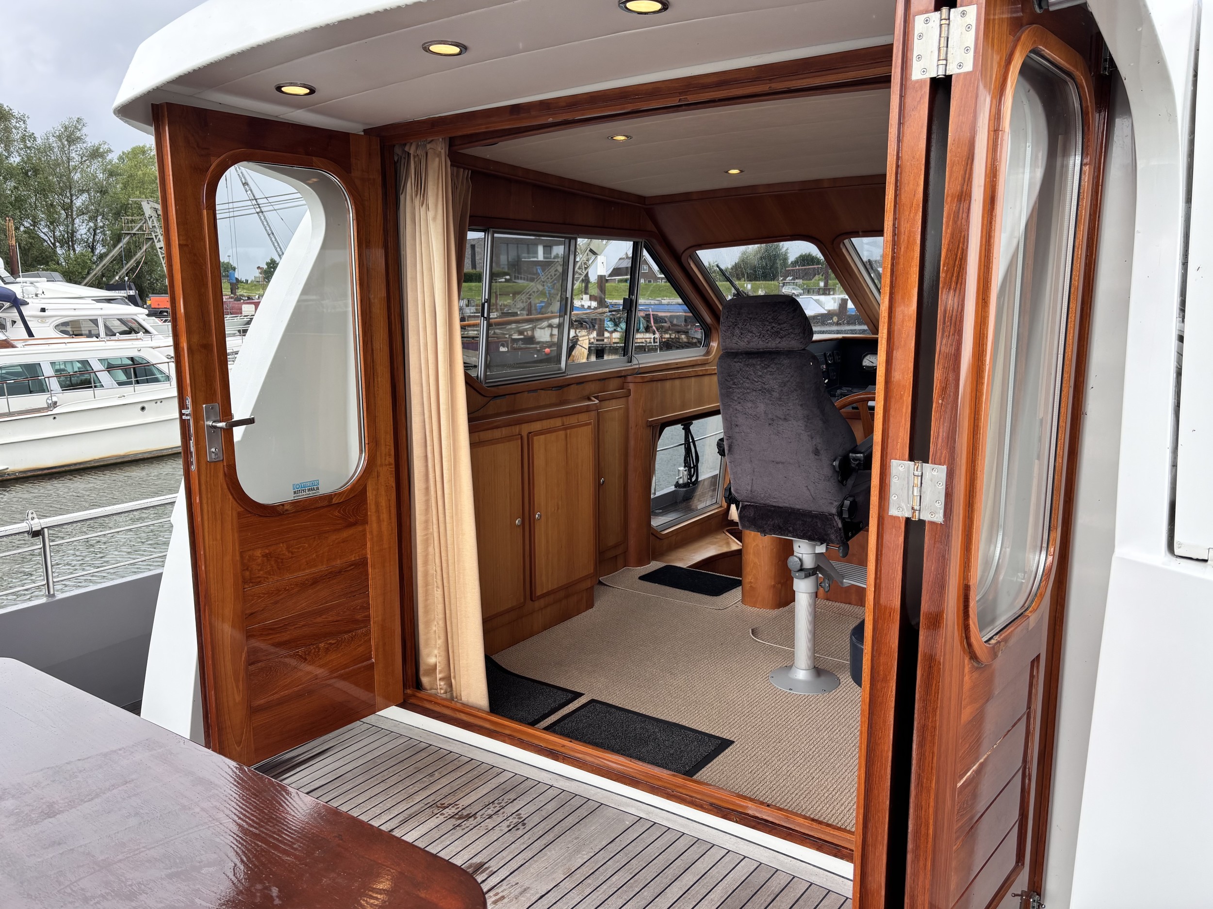 Pacific Allure 155 Stuurhuis
