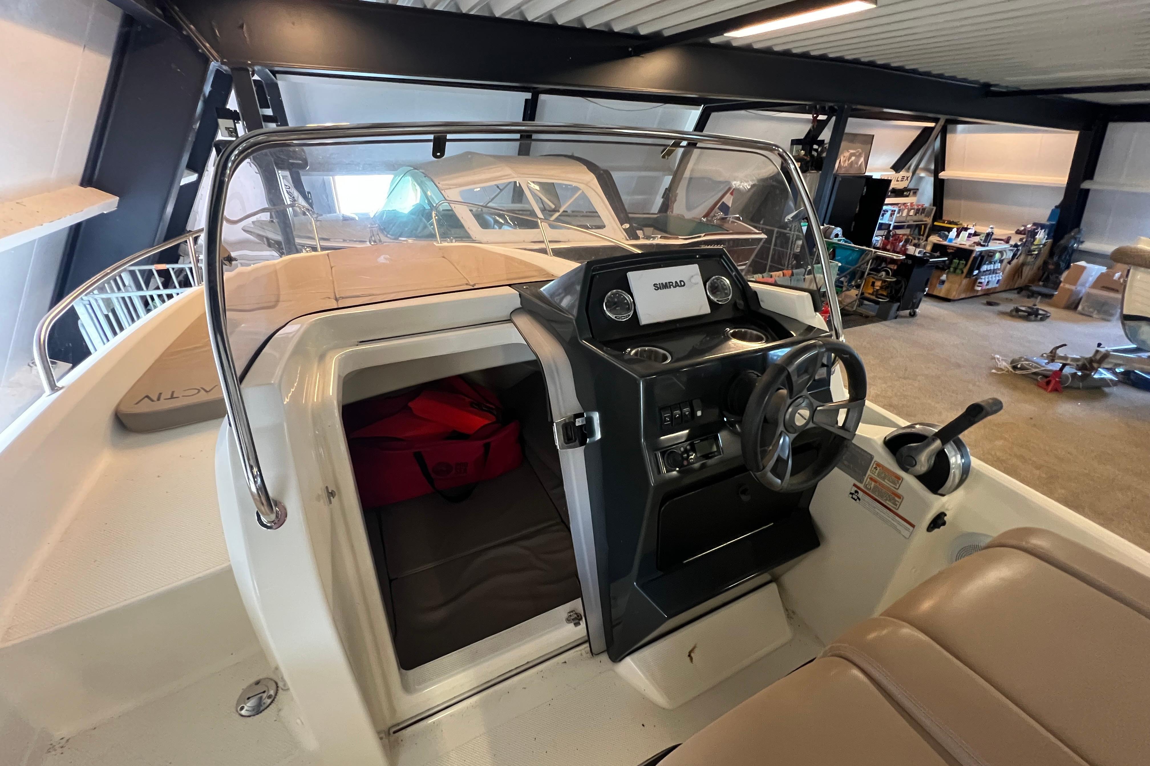 Quicksilver Activ 605 Sundeck