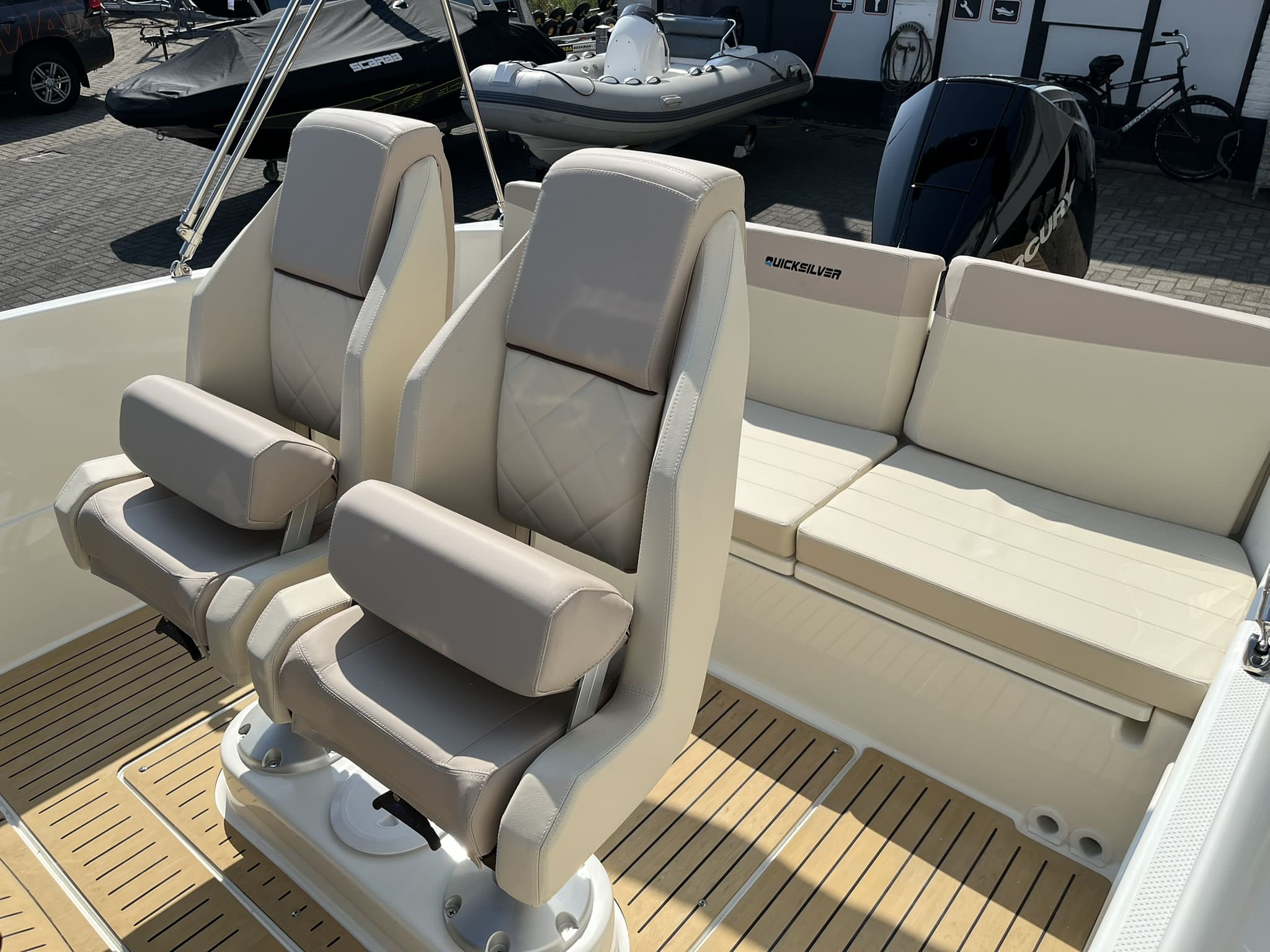 Quicksilver 705 Open
