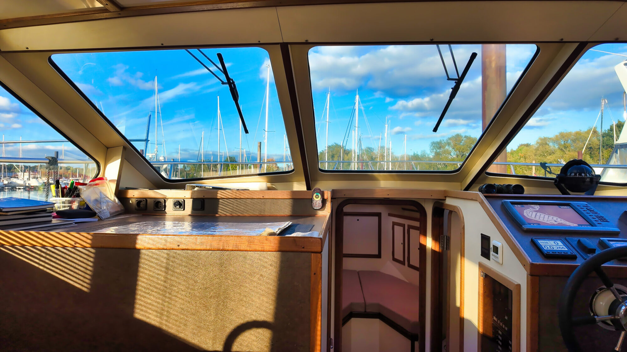 Bruce Roberts Euro 12.00 Flybridge