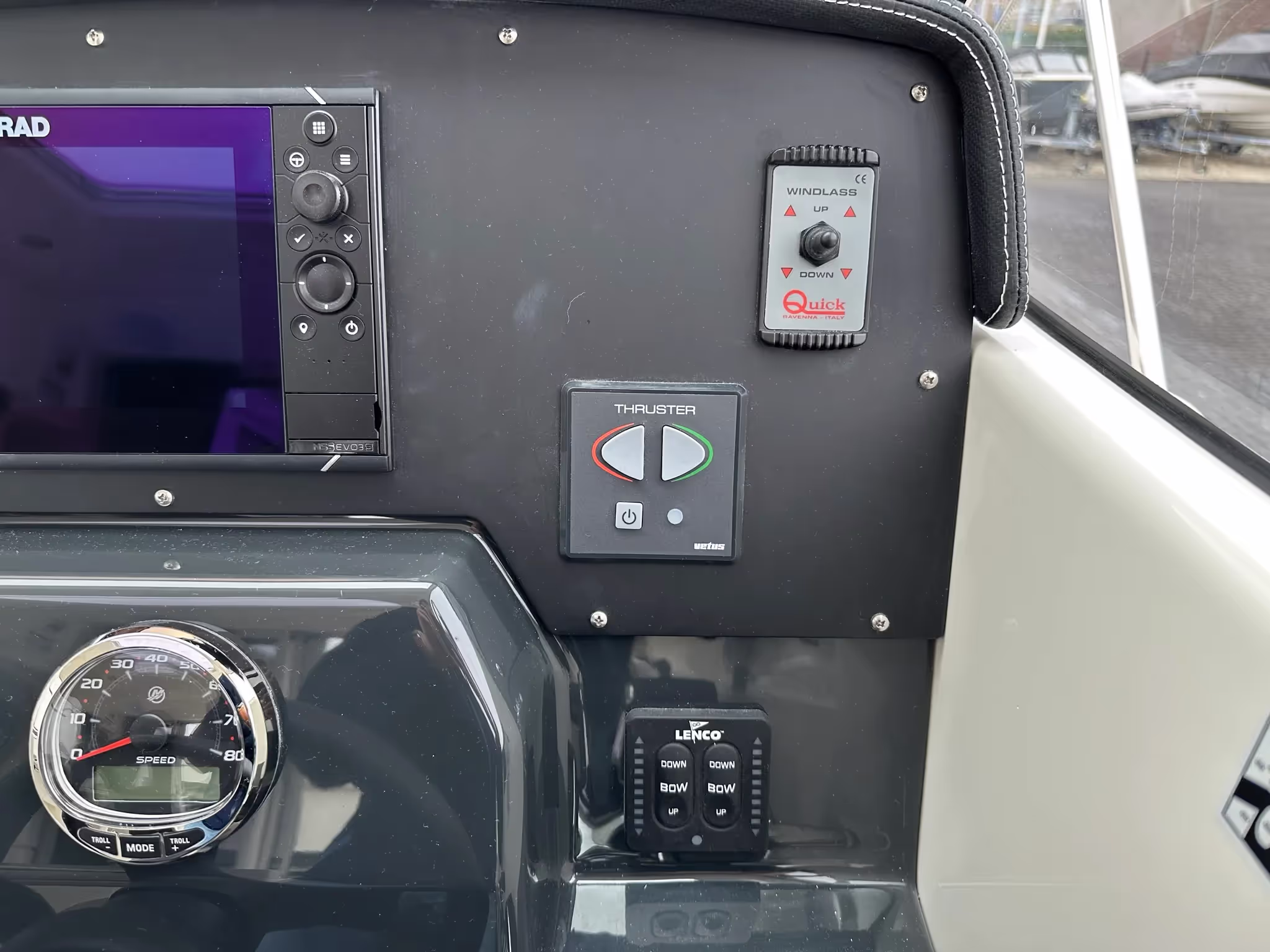 Quicksilver 755 Weekend