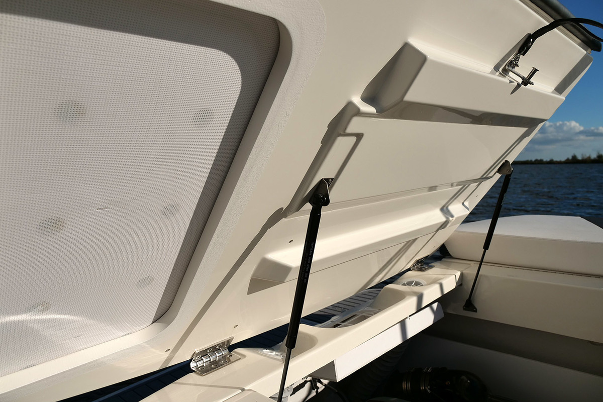 Sea Ray SPX 230