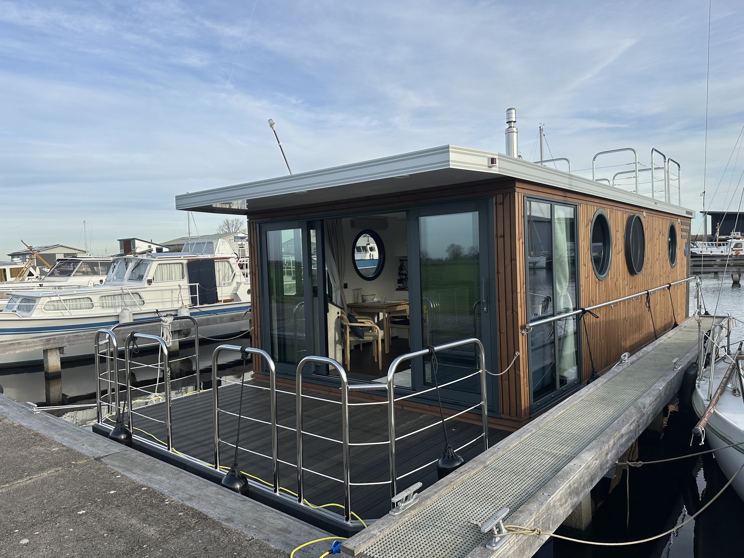 Nordic Season Houseboat NS 40 Eco 36m2