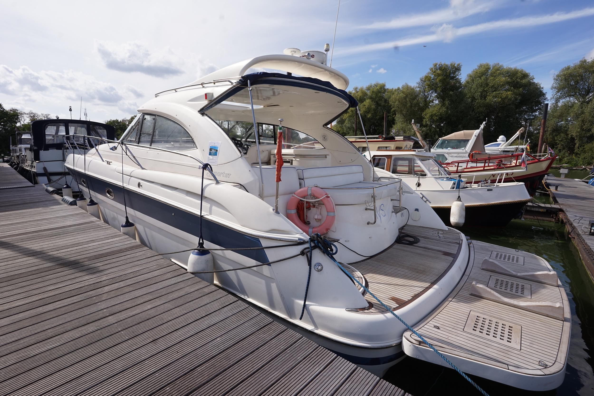 Bavaria 42 HT Sport IPS-500 - hydraulic platform