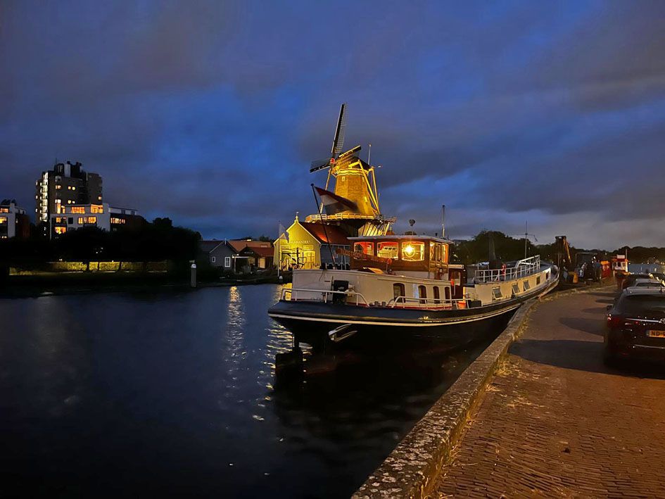 Luxe Motor 36.72, CBB Rijn