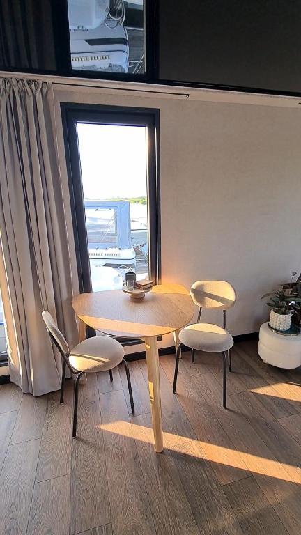 Solstar Houseboat Basic 11-4,2