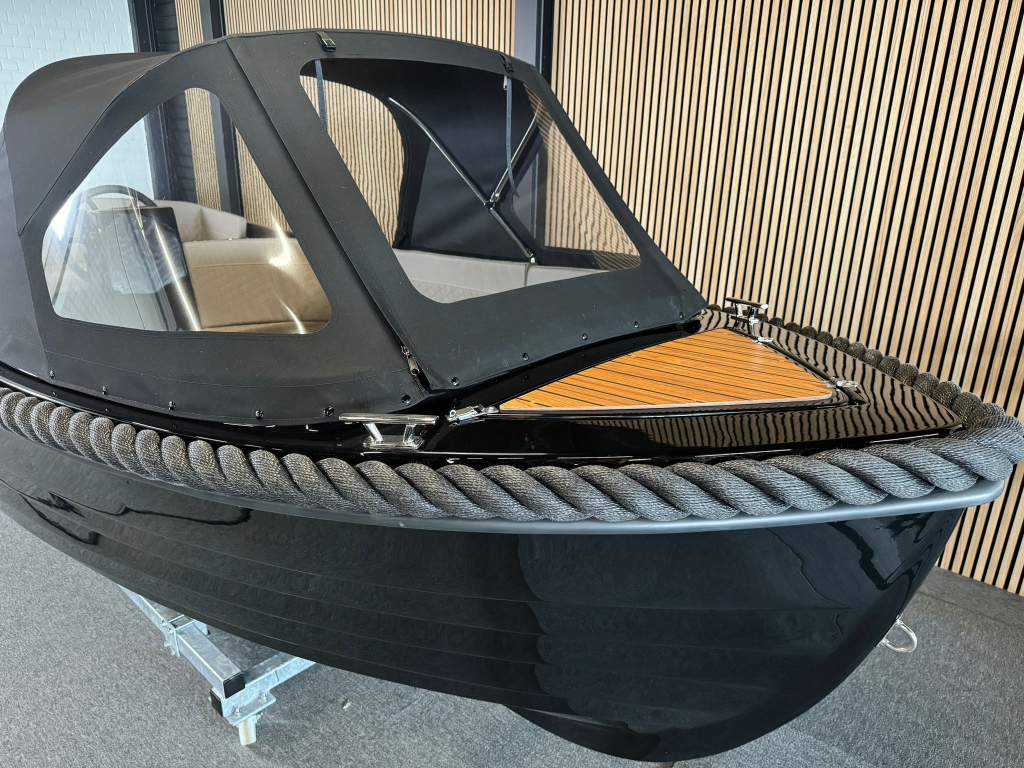 Amigo 485 S Black Edition + Navy 3.0 fluistersloep