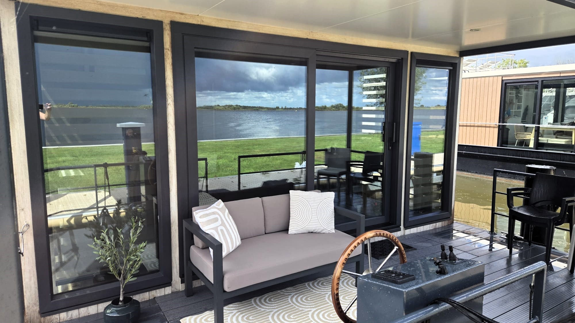 Castalia Evt. Met Koopligplaats Special Houseboat 1460 X 500