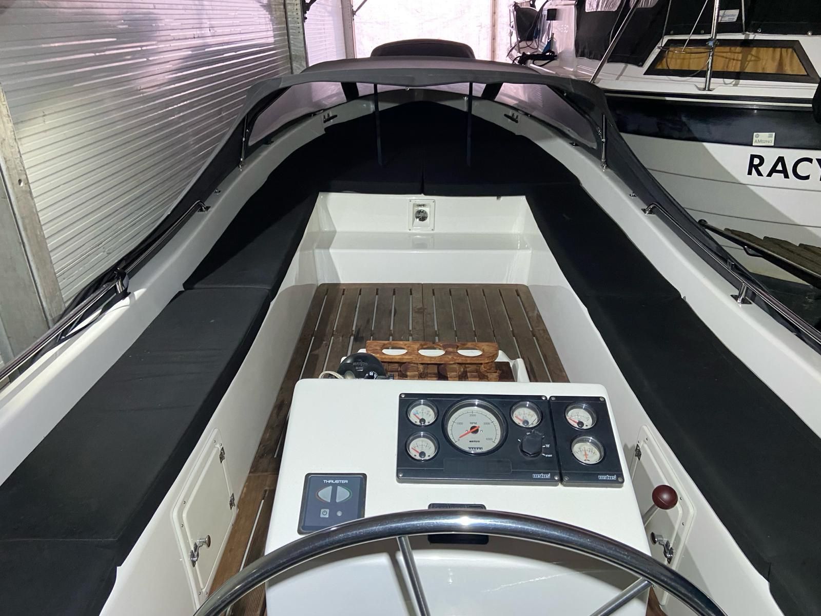 Seafury 700