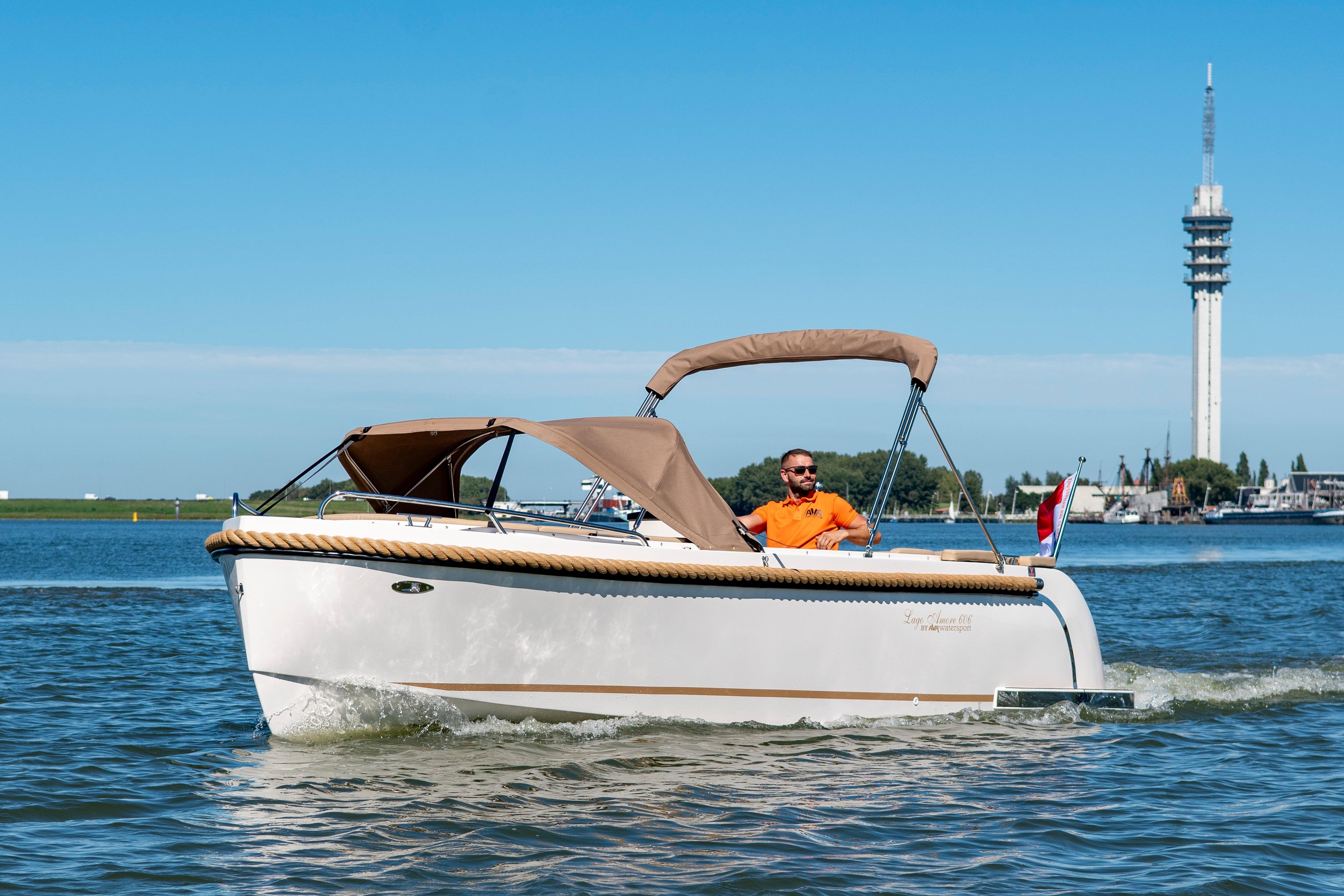 Lago Amore 606 Tender