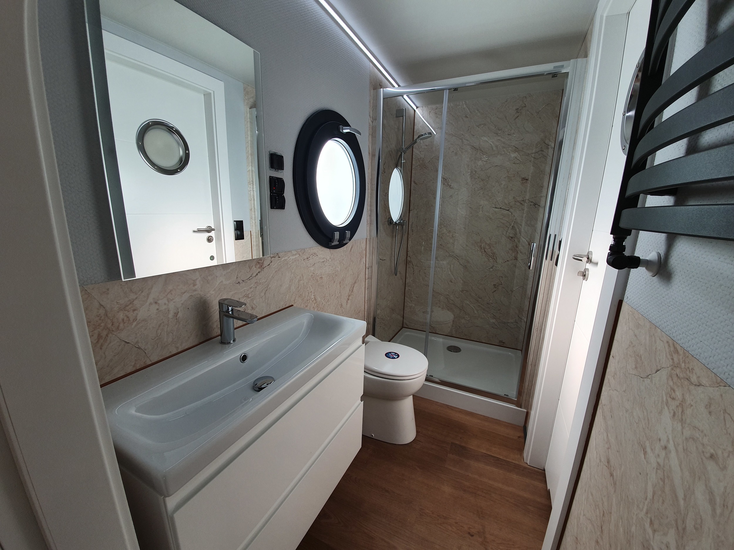 La Mare Houseboat Apartboat XXL - NEW