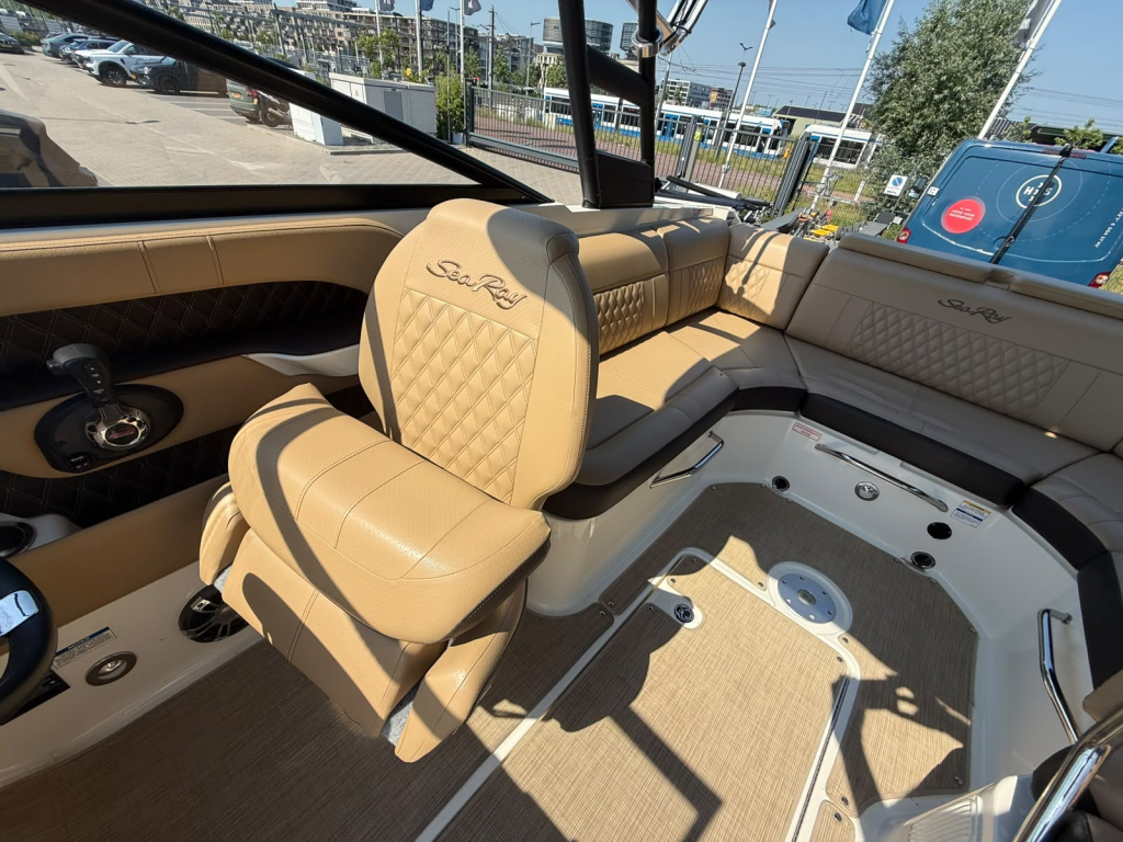 Sea Ray SLX 250
