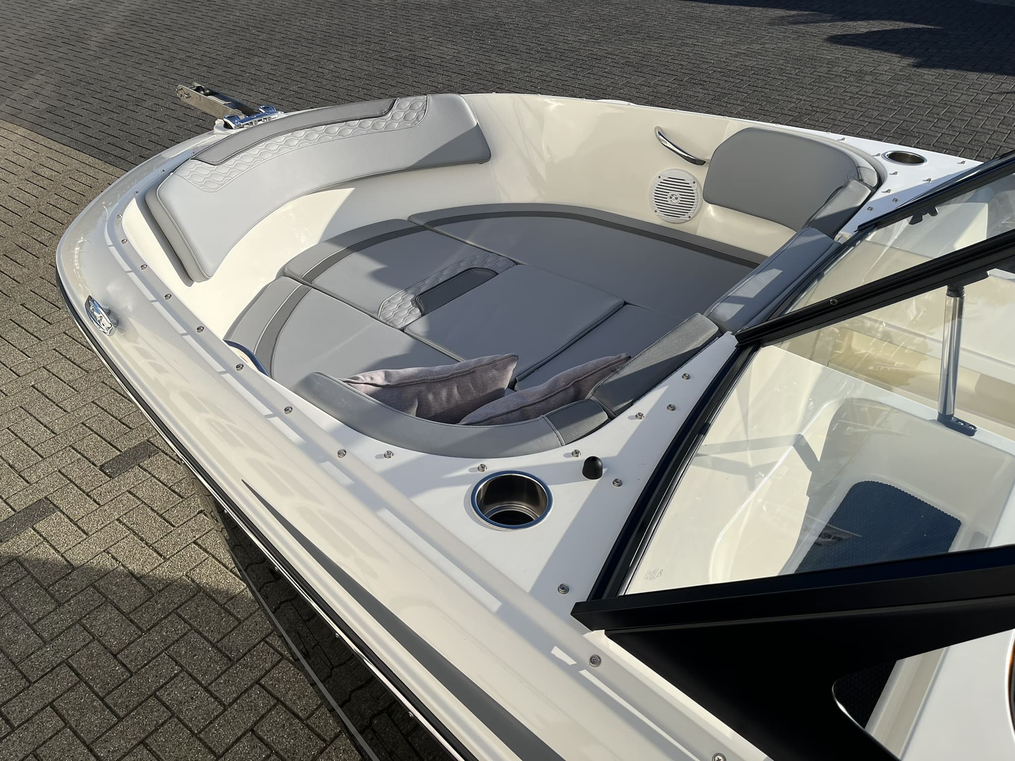 Bayliner Element M17