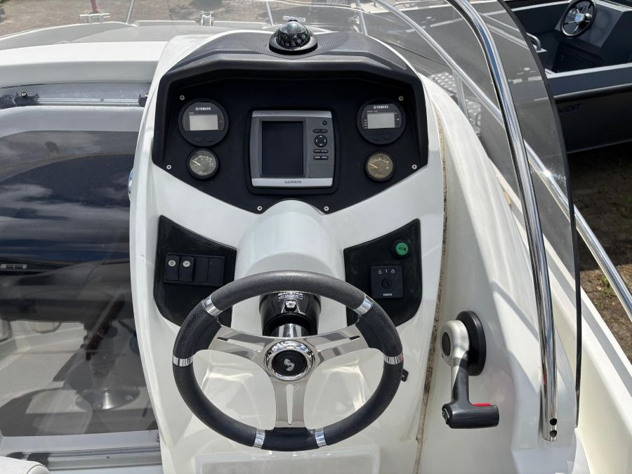 Beneteau Cabin Flyer 550