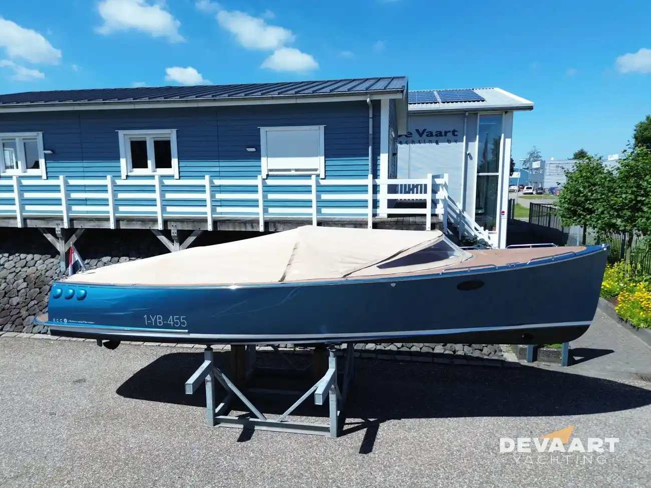 Admiral 28