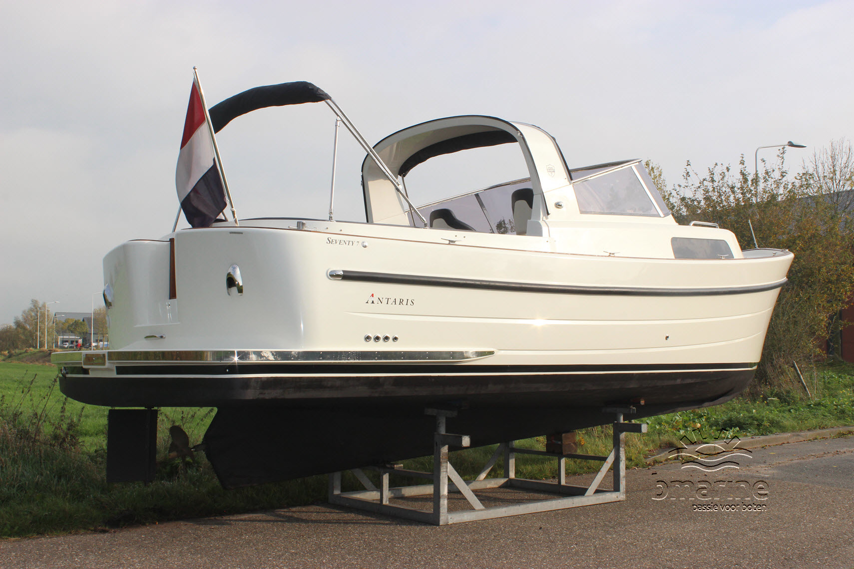 Antaris Seventy7 Cabin