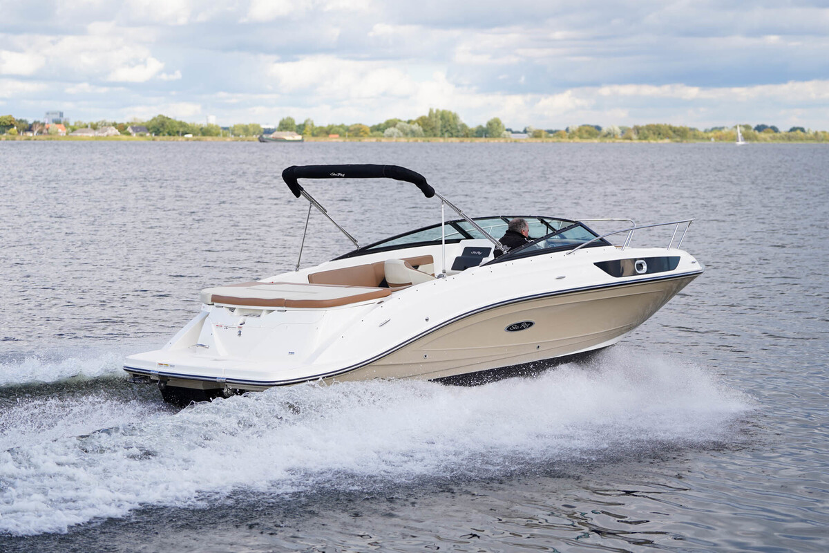 Sea Ray Sun Sport 230