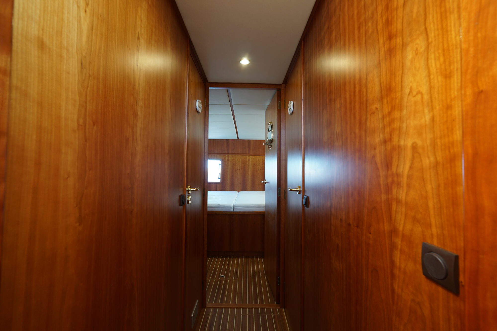 Valkkruiser Challenger 45 VS