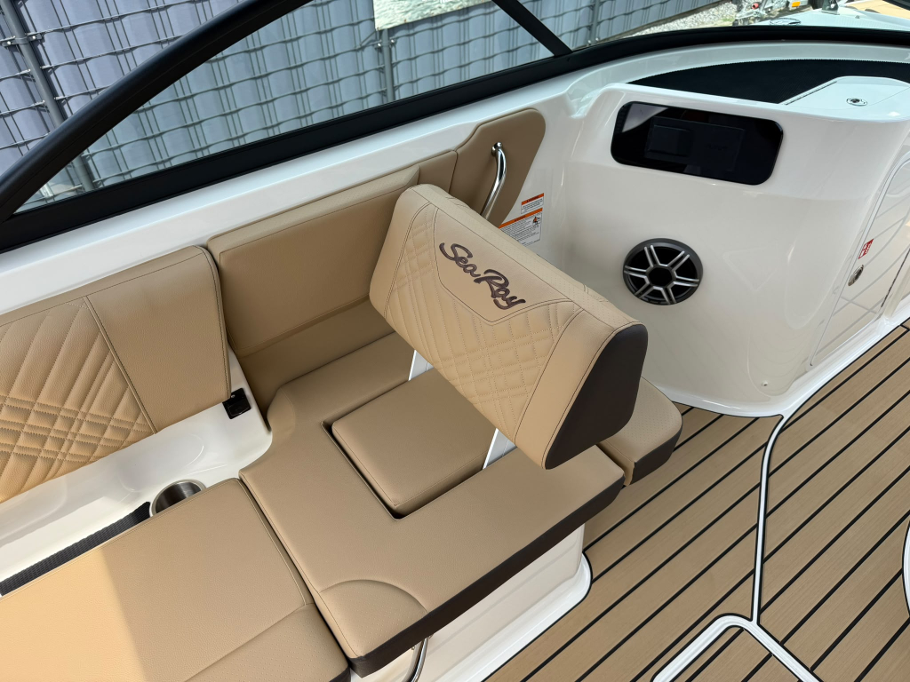 Sea Ray SDX 230