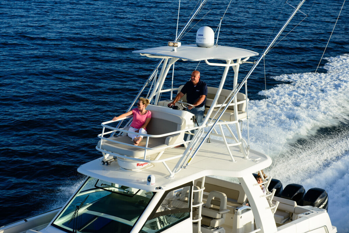 Boston Whaler 420 Outrage