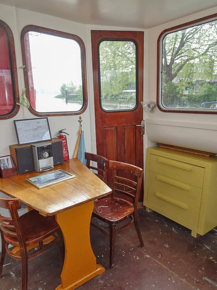 Dockyard 13, Motor tender