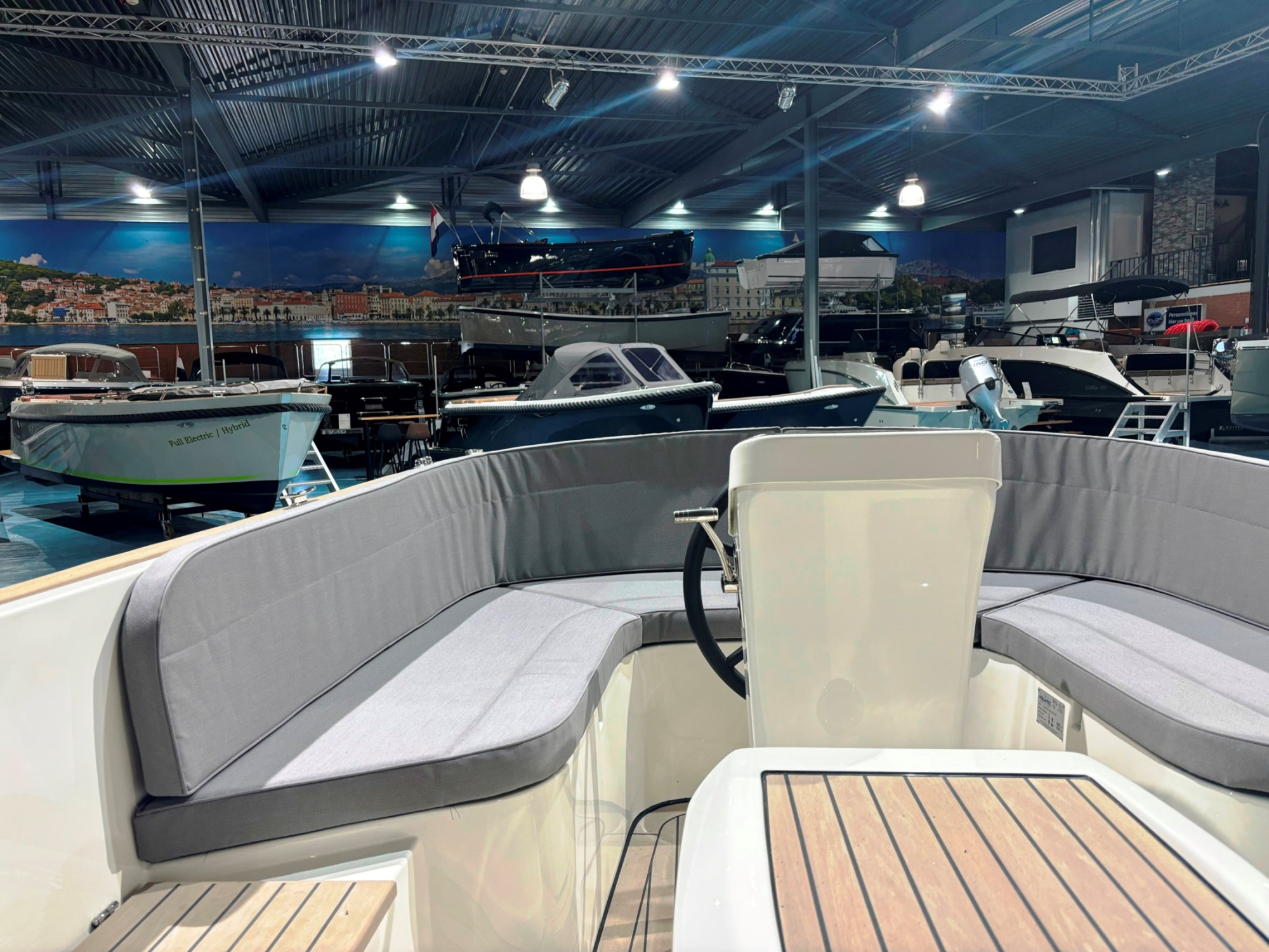 Antaris Fifty5 met vetus 27 pk - op voorraad