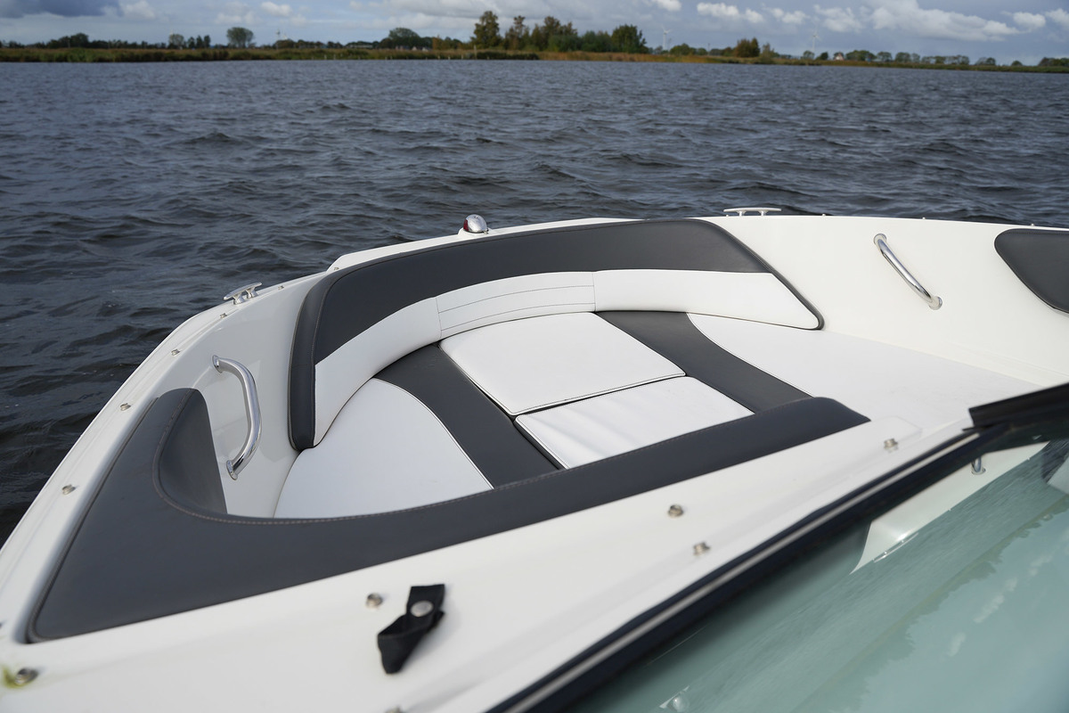 Sea Ray 19 SPX
