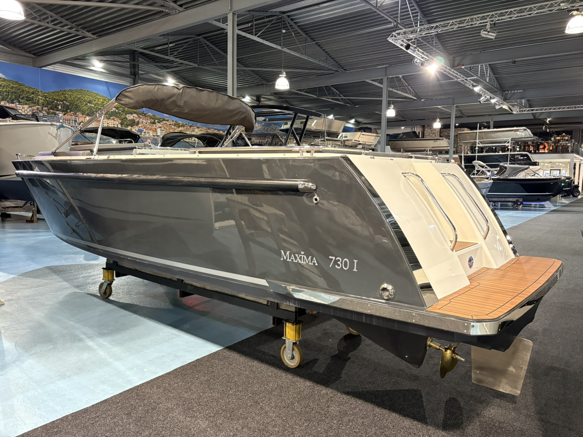 Maxima Boats Aanbieding -  730I met Vetus 42 pk Diesel in donkergrijs op voorraad!
