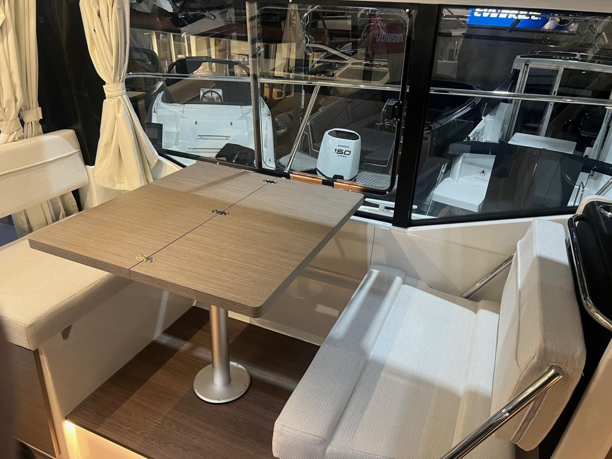 Jeanneau Merry Fisher 895 serie 2. Dit schip is aanwezig op de Yamaha stand van hiswa te water 2026.