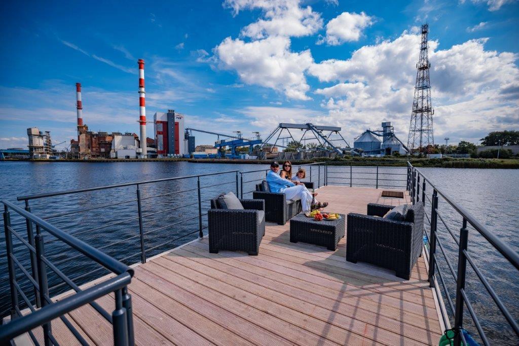 Shogun Mobile Houseboat