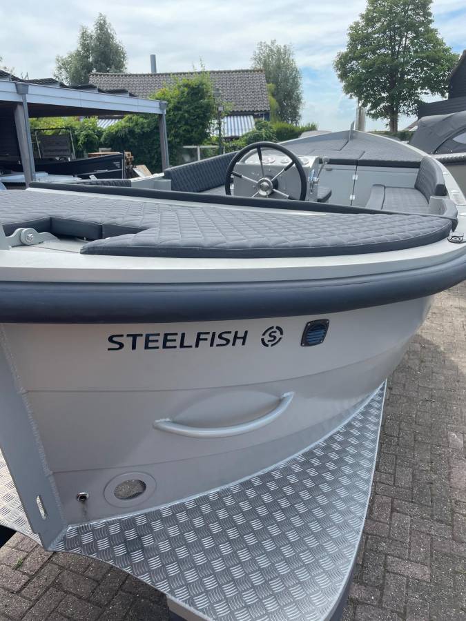 Steelfish 670 vaarklaar 60pk Honda grijs Loosdrecht