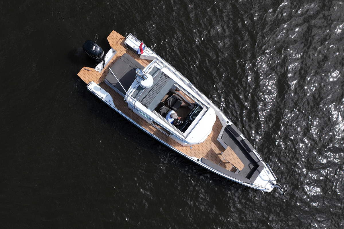 Axopar 28 Cabin