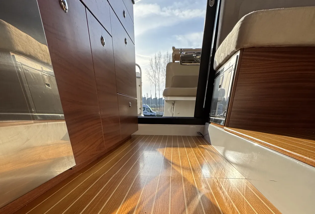 Nimbus 305 Coupe
