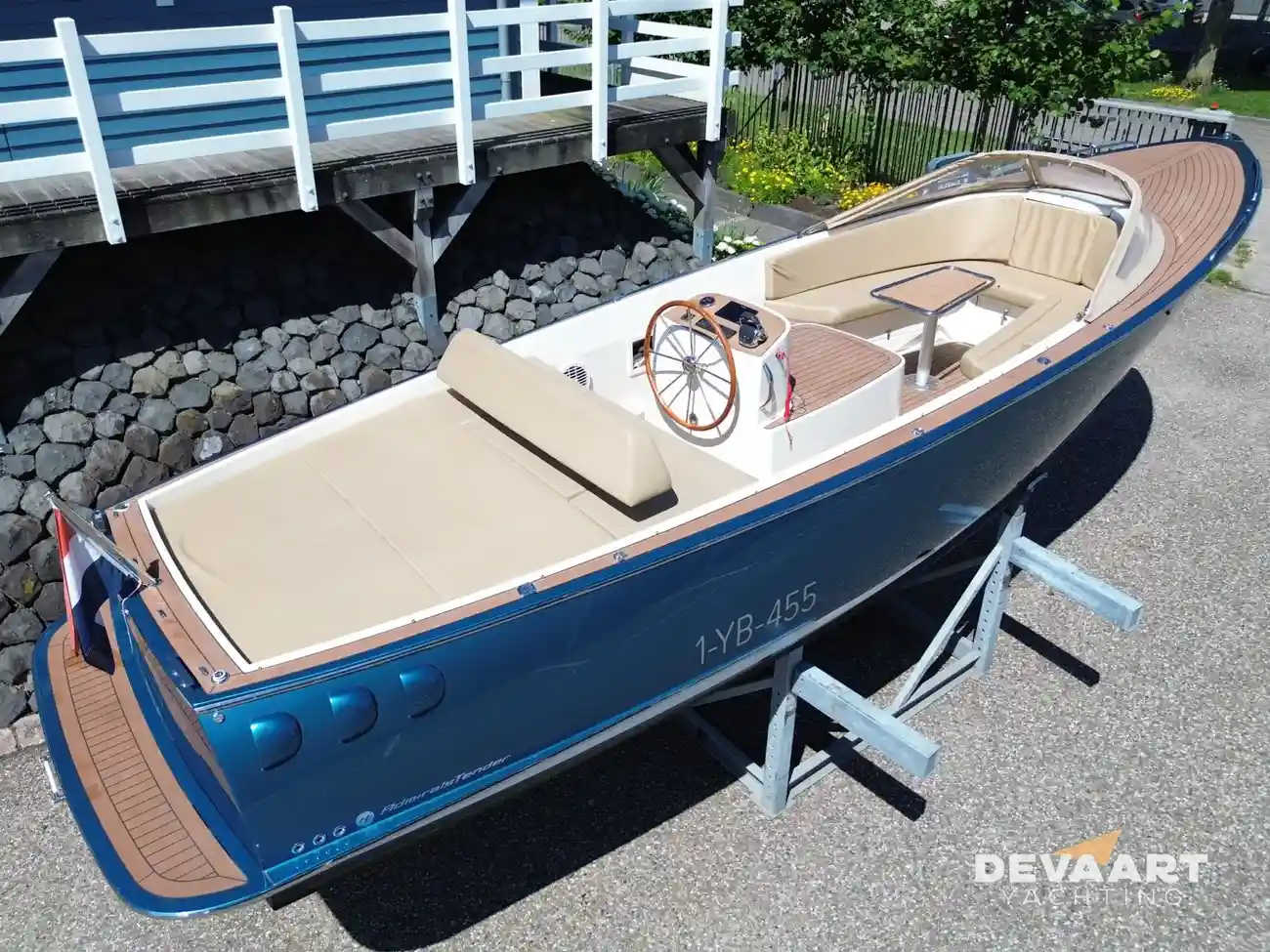 Admiral 28