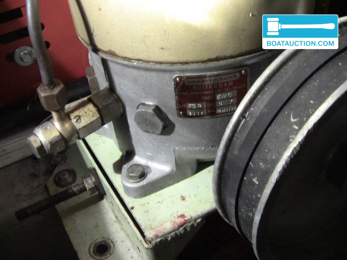 Broom 39 Continental