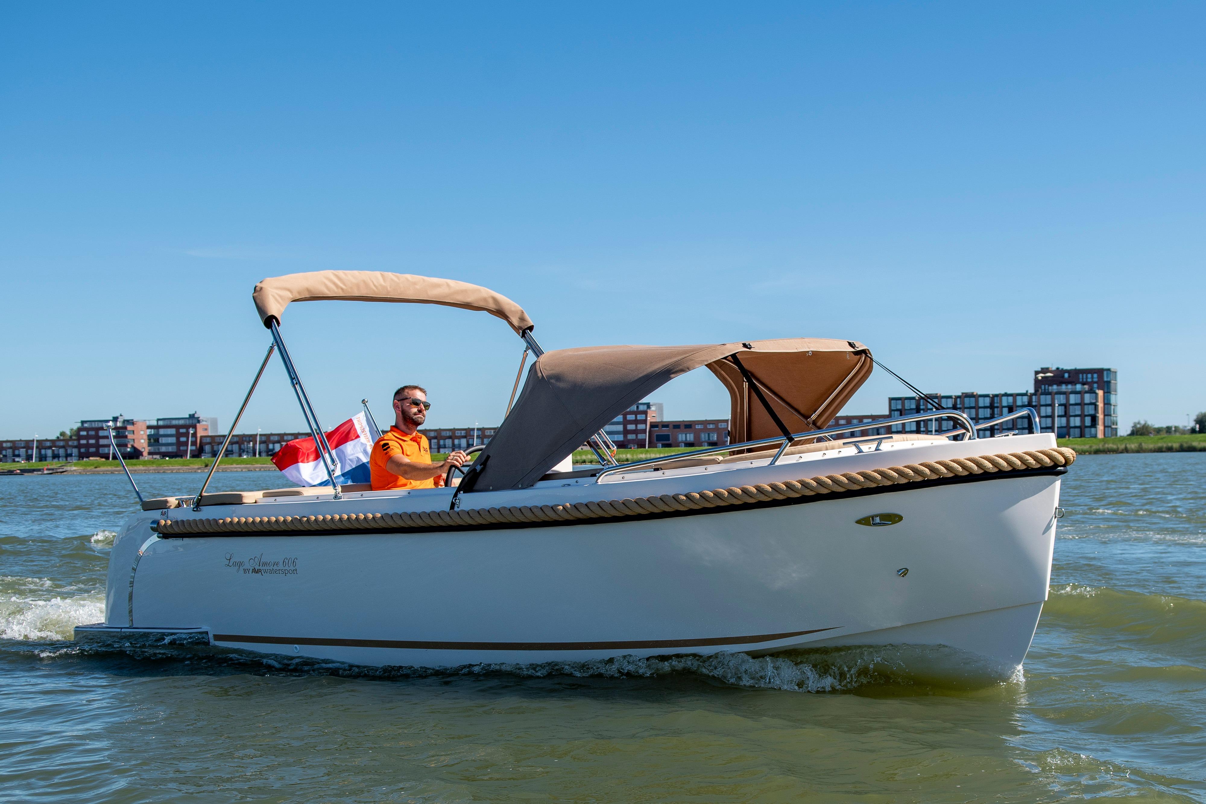 Lago Amore 606 Tender