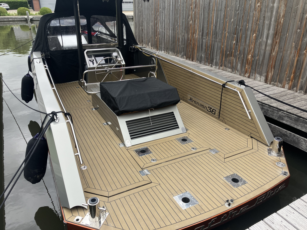 Bronson 36 Islander