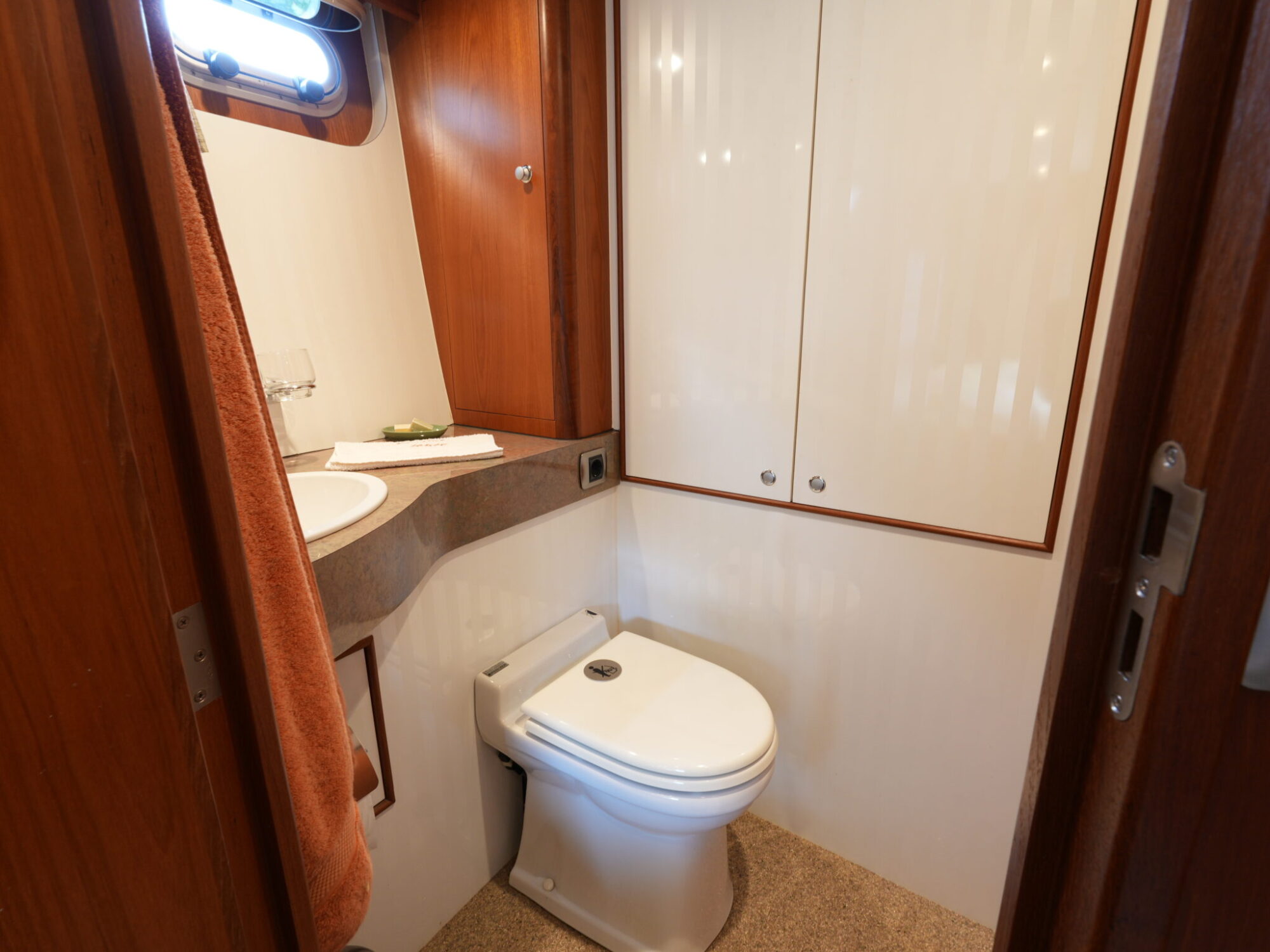 Van Vossen Parade 12.70 AK Exclusive