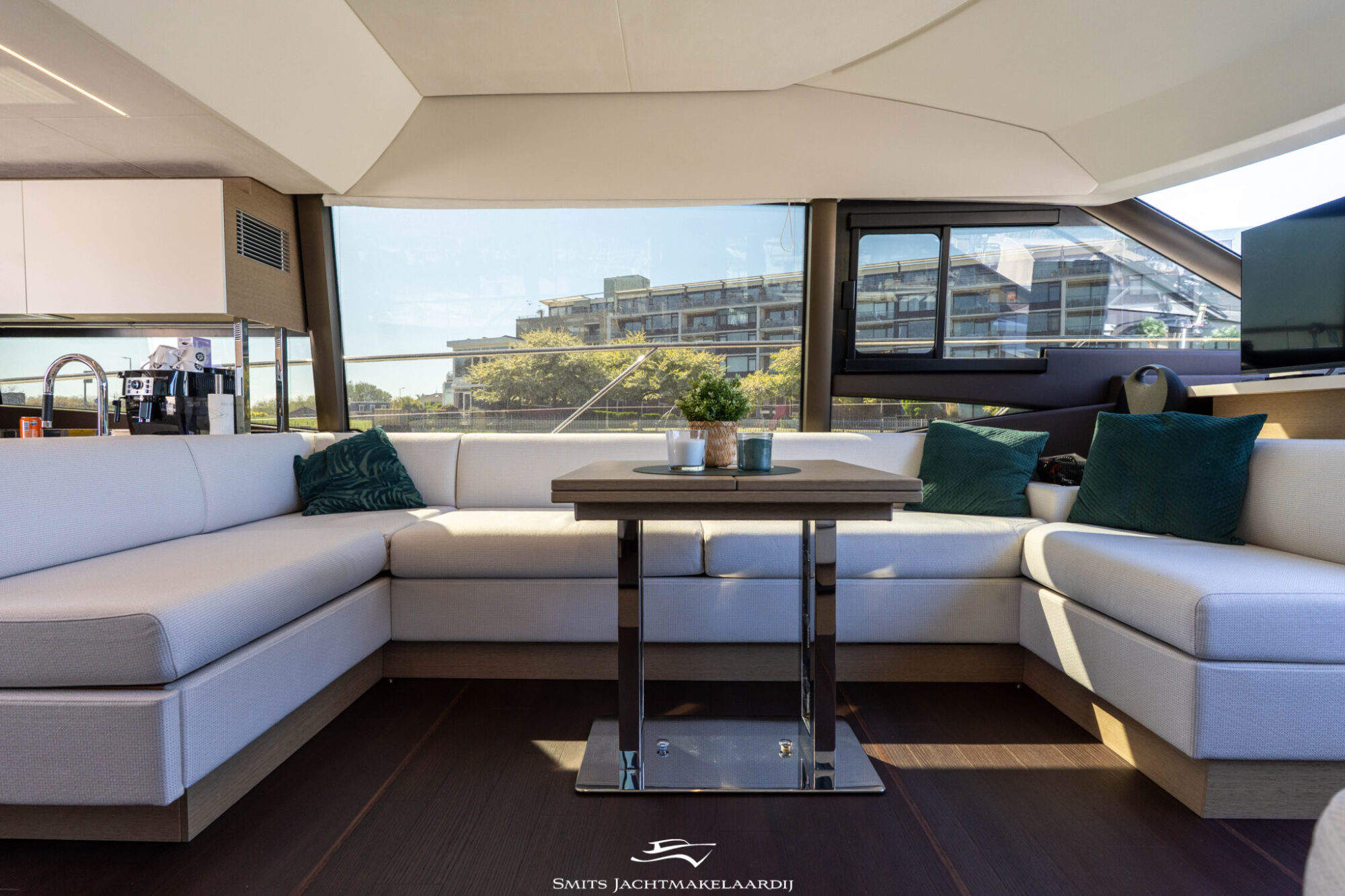 Prestige 590 Flybridge
