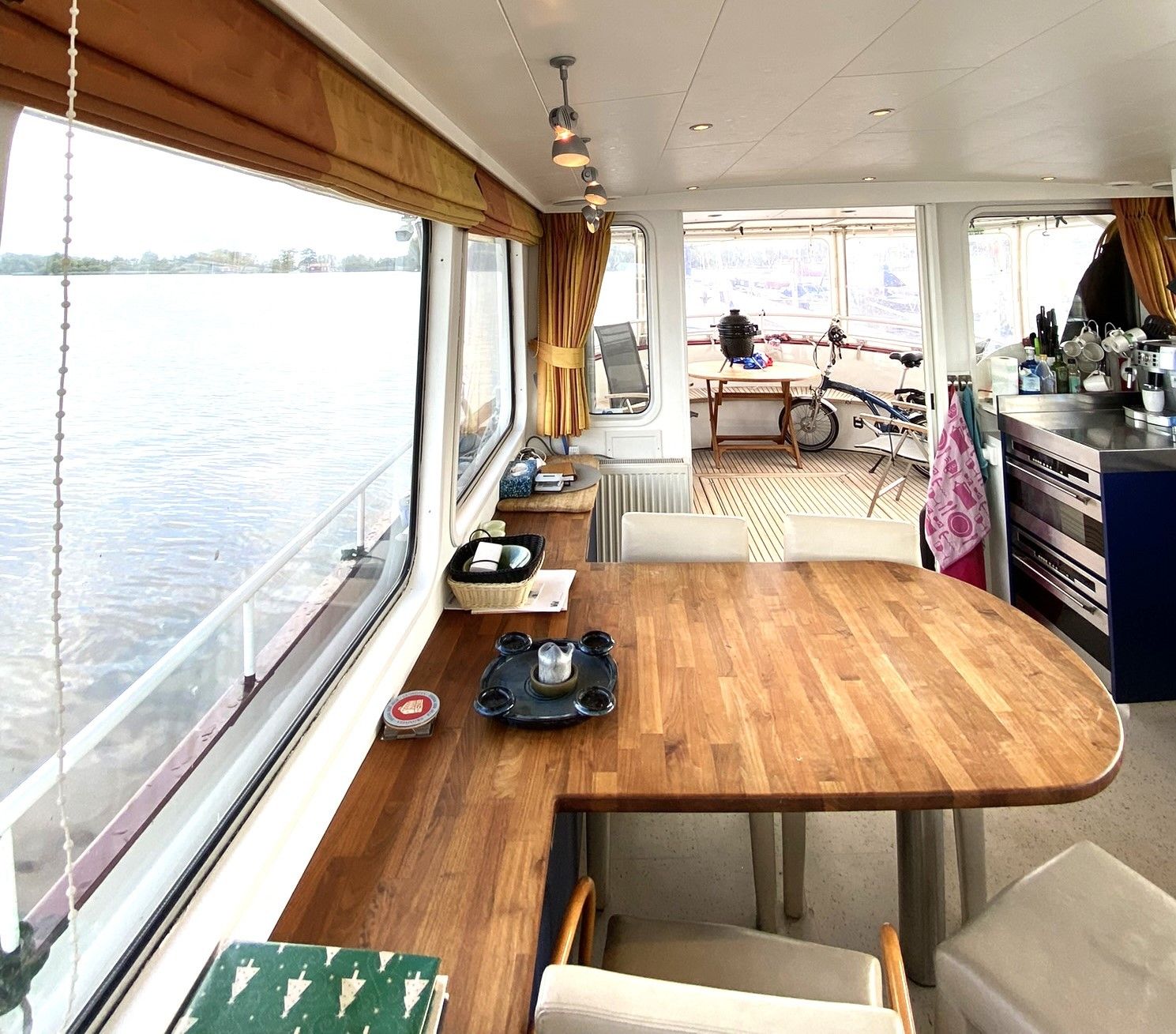 Luxe Motor ( Euroship ) 18.00 ( ONDER BOD )