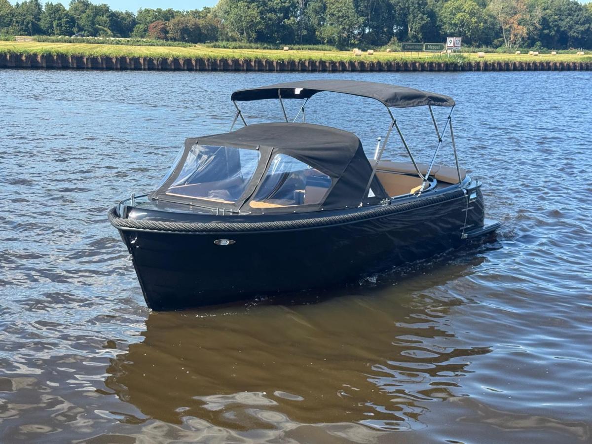 Topcraft 605 Tender