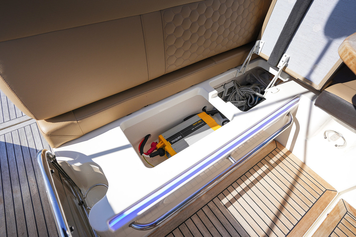 Sea Ray Sundancer 290